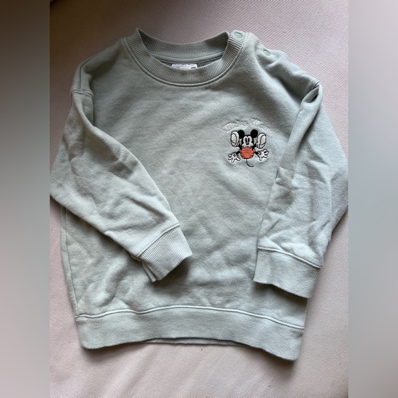 Uniqlo baby Mickey Mouse sweatshirts - Picture 3 of 3